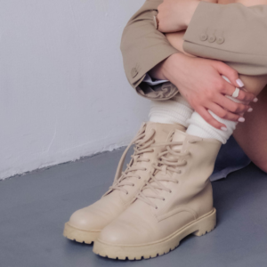 Bottes en cuir végétalien
