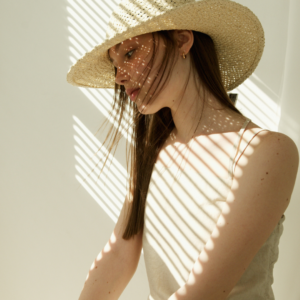 Chapeau Naturel Tressé - Élégance & Légèreté